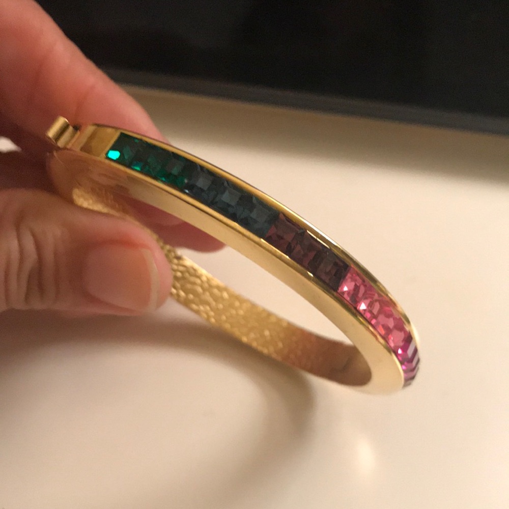 Gold Tone Bracelet with crystals